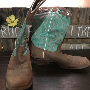 Nocona boots. Turquoise tops.